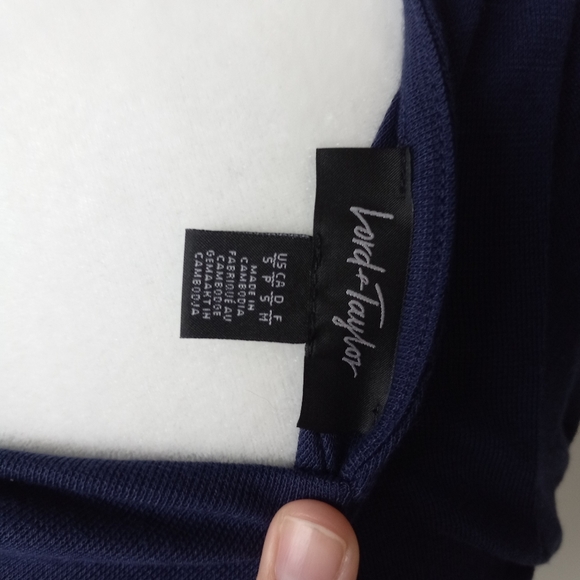 **SOLD**LORD + TAYLOR | asymmetrical top size small - Picture 5 of 5